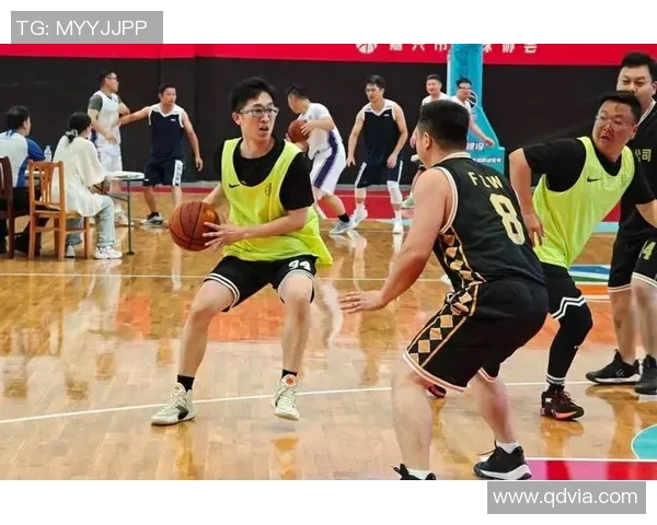 聚焦北京篮球队个人能力提升与团队协作的完美结合探讨 聚焦北京篮球队个人能力提升与团队协作的完美结合探讨