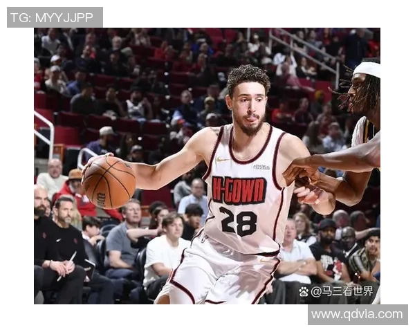 勇士队力克火箭队以122比103取得胜利展现强大团队实力