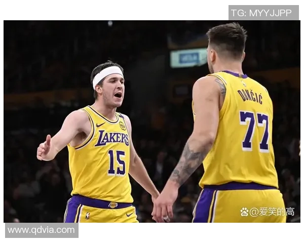 威金斯在对阵湖人的比赛中展现出色表现助力勇士逆转胜利