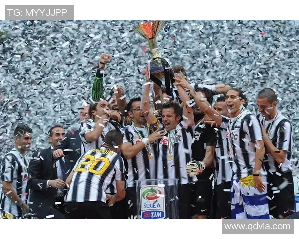 巴萨与尤文图斯首回合激战回顾球迷热情高涨的精彩瞬间