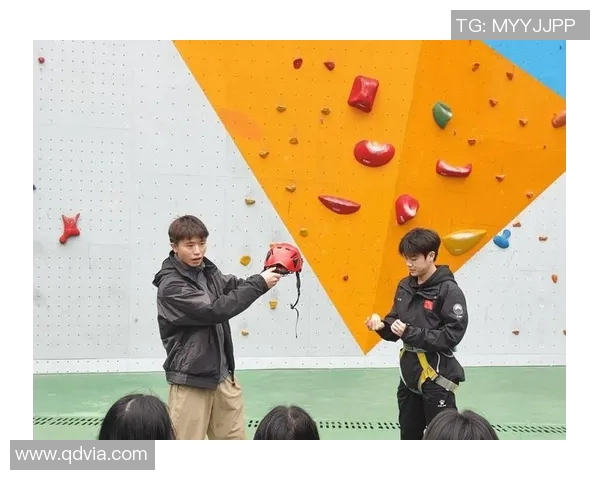 重庆攀岩队灵活应对挑战展现攀岩运动的新风貌与活力 重庆攀岩队灵活应对挑战展现攀岩运动的新风貌与活力