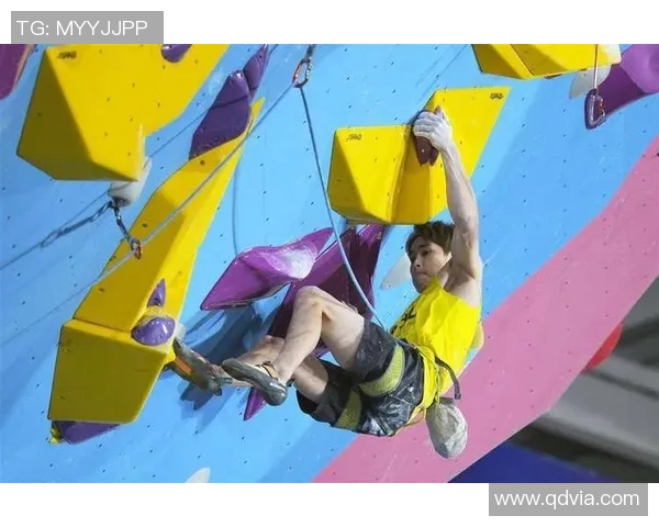 重庆极限运动队在攀岩联赛中以61分领先其他队伍彰显实力与团队精神