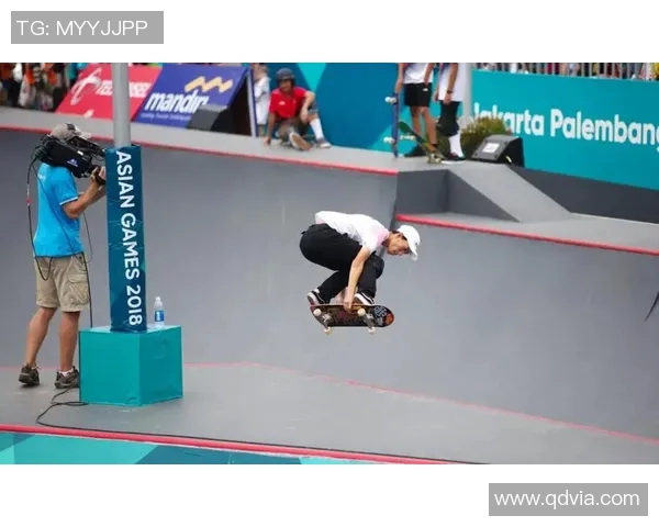 重庆滑板队与南京滑板队赛后复盘分析比赛节奏与战术对比