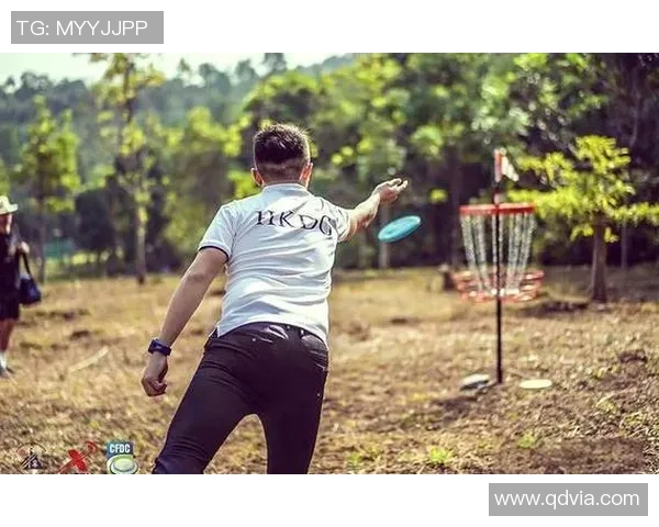 飞盘运动的魅力与挑战张伟分享他的飞盘生涯与成长故事