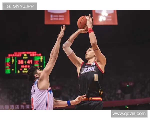 2017年CBA新疆队与深圳队激战回顾及精彩瞬间分析