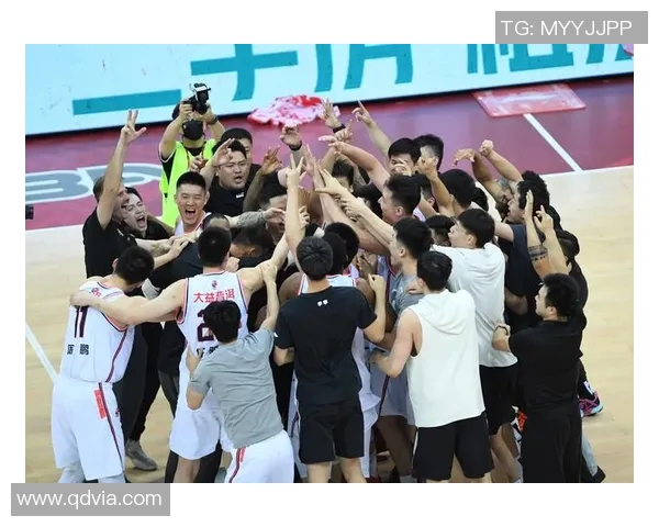 CBA激战东莞大益迎战北京队全力争胜展现篮球魅力 CBA激战东莞大益迎战北京队全力争胜展现篮球魅力