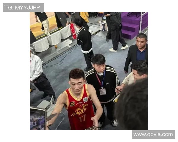 孙铭徽：从青涩球员到篮球场上的璀璨明星之路